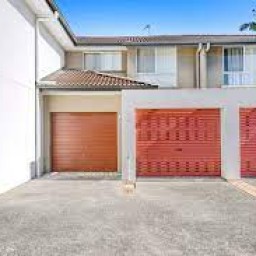 2 33 Clark Street Biggera Waters Queensland