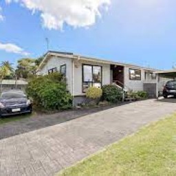 4 Ciprian Place Henderson Waitakere City Auckland