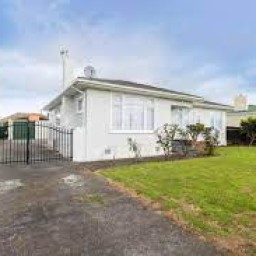 8 Aberdeen Avenue Takaro