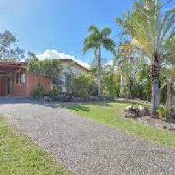 8 Carinya Drive Clinton Clinton Queensland